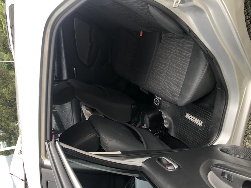 Mazda 2 • 2010 • 131,000 km 7