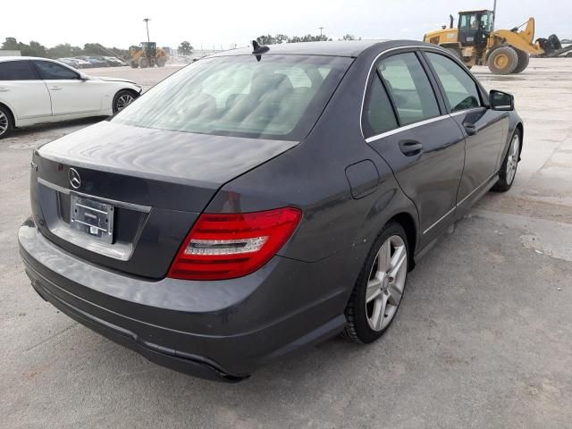 Mercedes-Benz C-Class • 2013 • 9 km 3