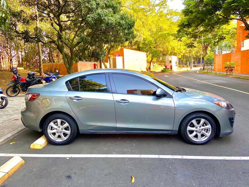 Mazda 3 • 2012 • 100,000 km 6