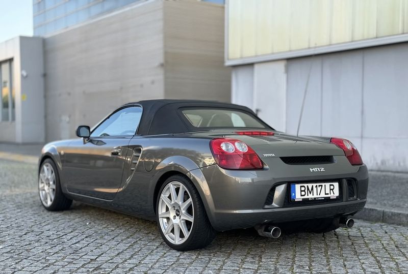 Toyota MR2 • 2005 • 87,000 km 2