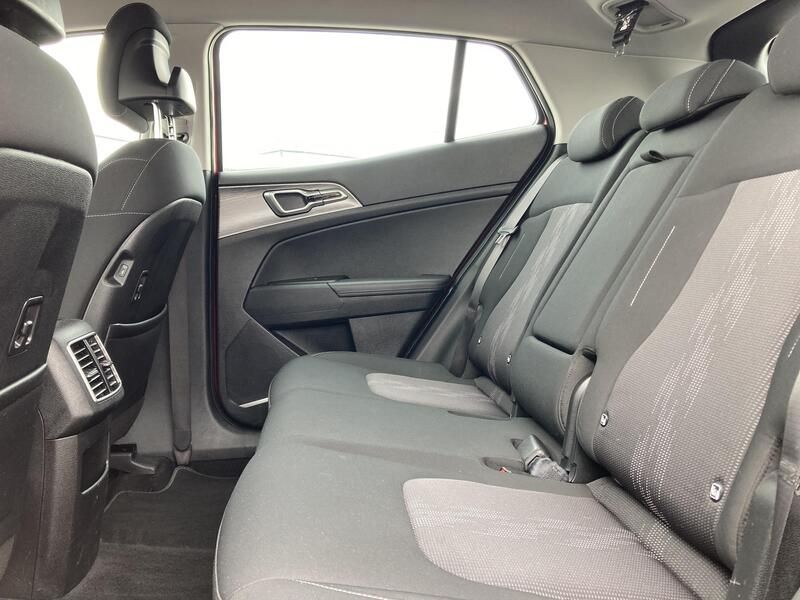 Kia Sportage • 2023 • 16,359 km 18