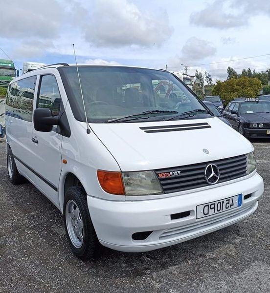 Mercedes-Benz 210 Van • 2000 • 160,000 km 1