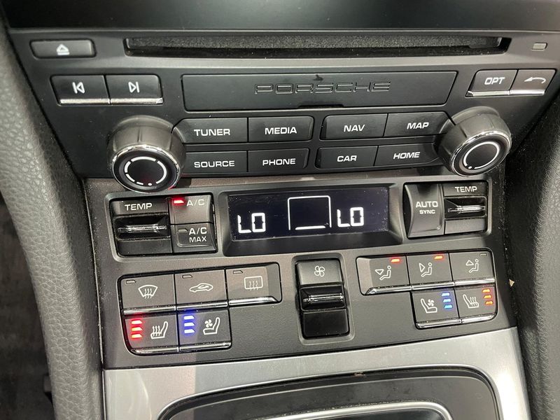 Porsche 911 Carrera • 2016 • 120,000 km 5