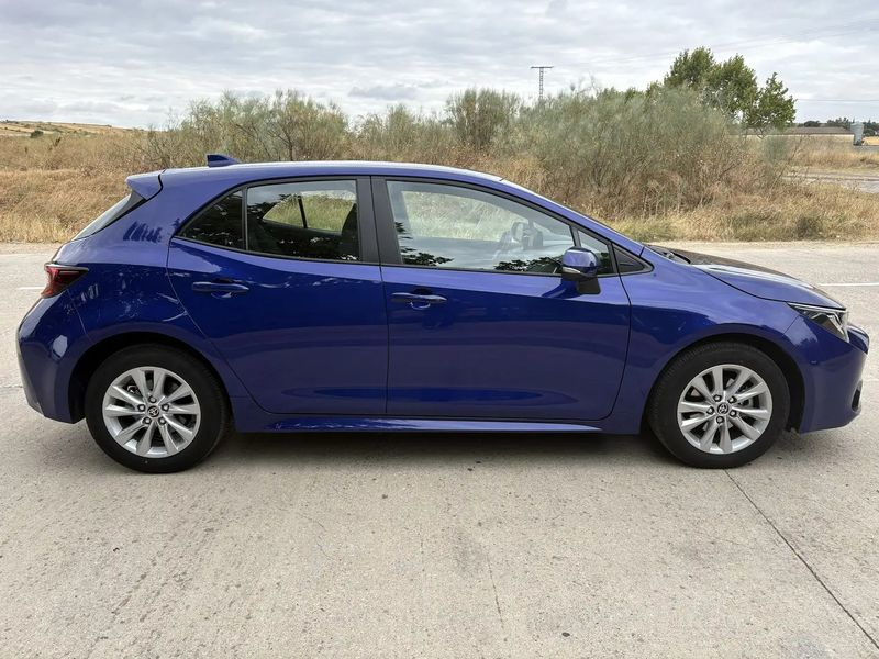 Toyota Corolla Hybrid • 2024 • 16,000 km 5