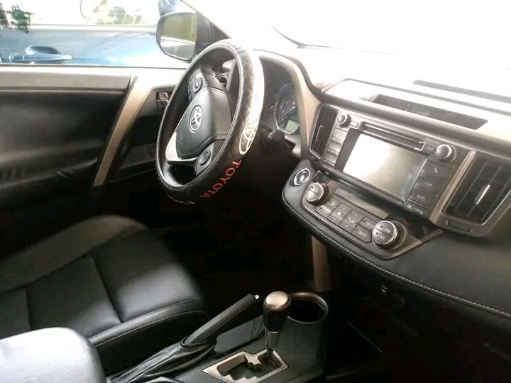 Toyota RAV4 EV • 2018 • 50,000 km 3