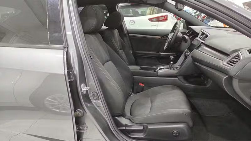 Honda Civic • 2018 • 42,804 km 5