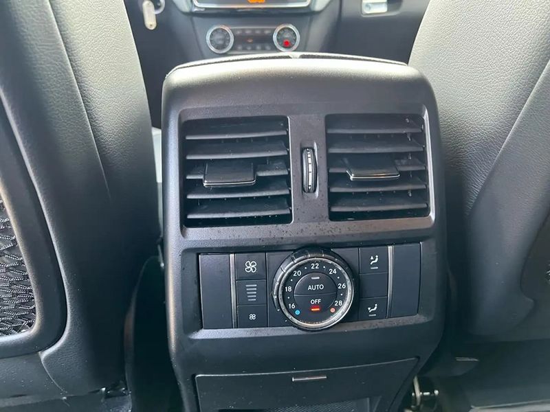 Mercedes-Benz GLE • 2018 • 93,000 km 12