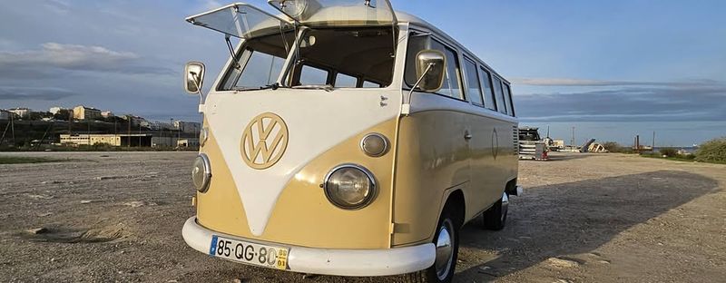 Volkswagen T5 Transporter Shuttle • 1969 • 120,000 km 1