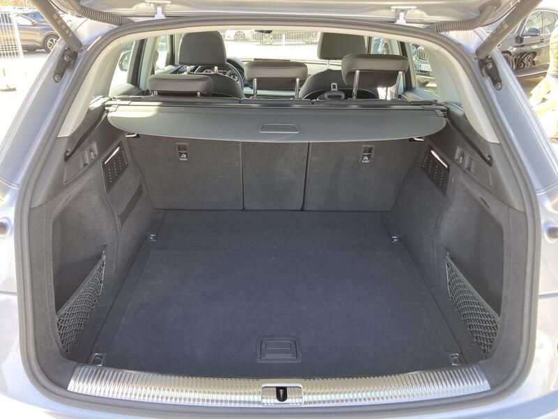 Audi Q5 • 2023 • 19,949 km 14