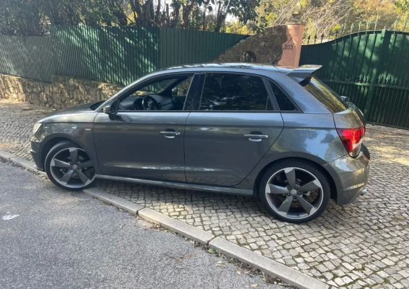 Audi A1 • 2015 • 139,000 km 2