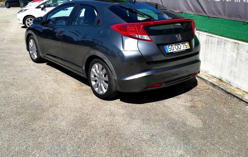 Honda Civic • 2013 • 200,817 km 2