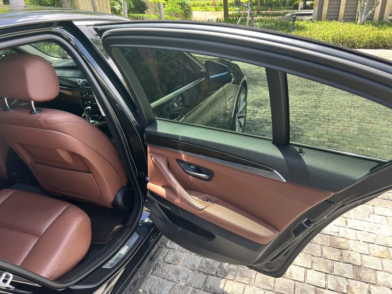 BMW 5 Series • 2014 • 28,000 km 9