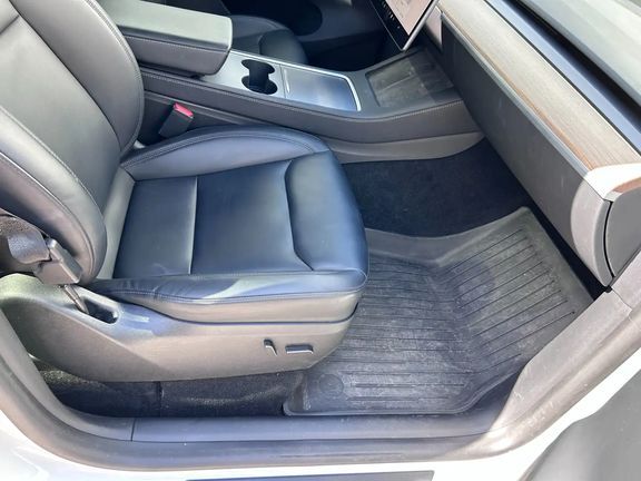 Tesla Model Y • 2023 • 57,000 km 9