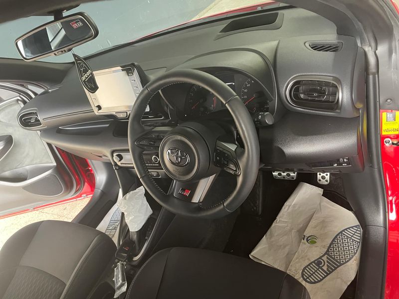 Toyota Yaris Hatchback • 2021 • 12,500 km 6