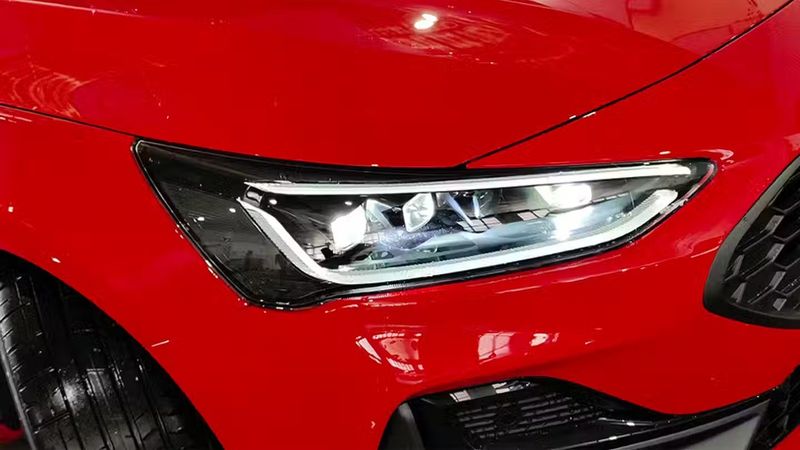 Ford Focus • 2024 • 4,284 km 9