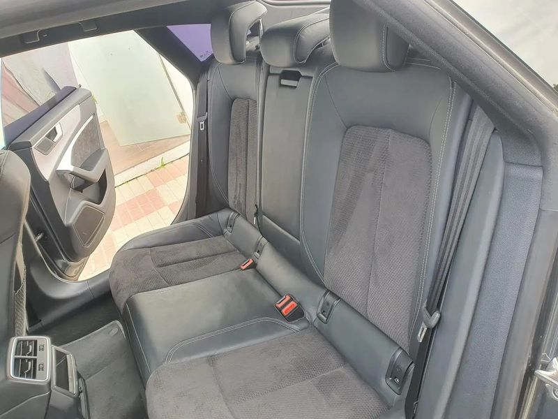 Audi A7 • 2018 • 223,900 km 4