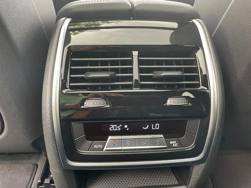 BMW X5 • 2020 • 96,000 km 14