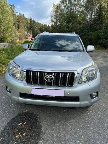 Toyota Land Cruiser • 2012 • 198,000 km 1