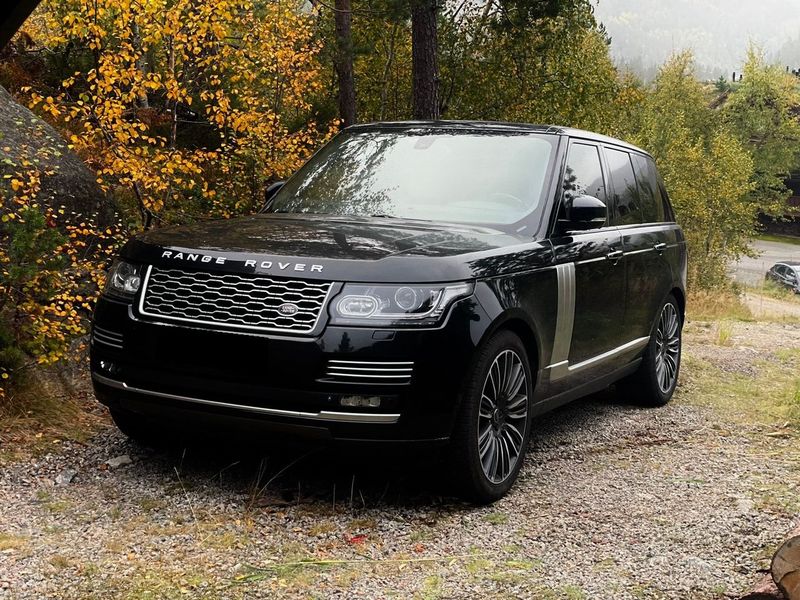 Land Rover Range Rover • 2014 • 148,000 km 1