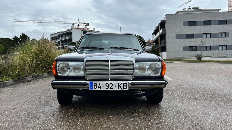 Mercedes-Benz 200 D • 1979 • 250,000 km 1