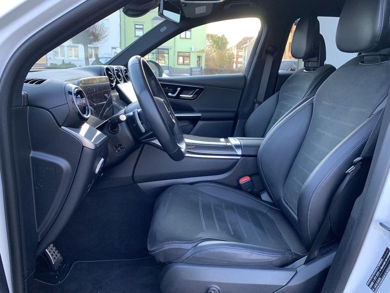 Mercedes-Benz GLC • 2023 • 74,011 km 7
