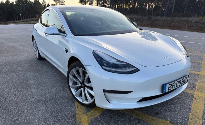 Tesla Model 3 • 2020 • 111,000 km 1