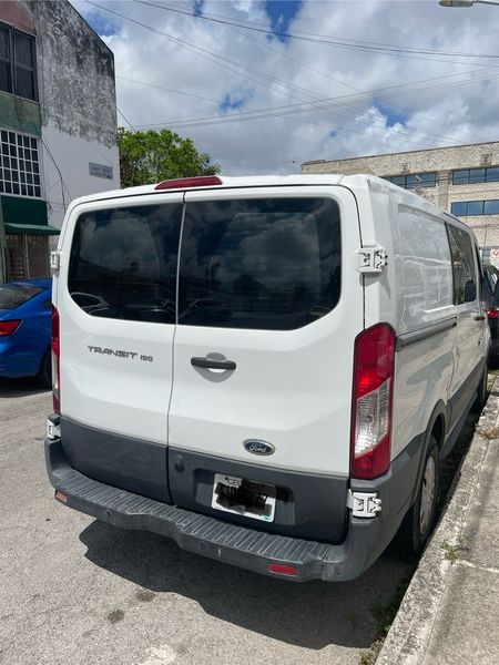 Ford Transit Cargo Van • 2016 • 280,000 km 3