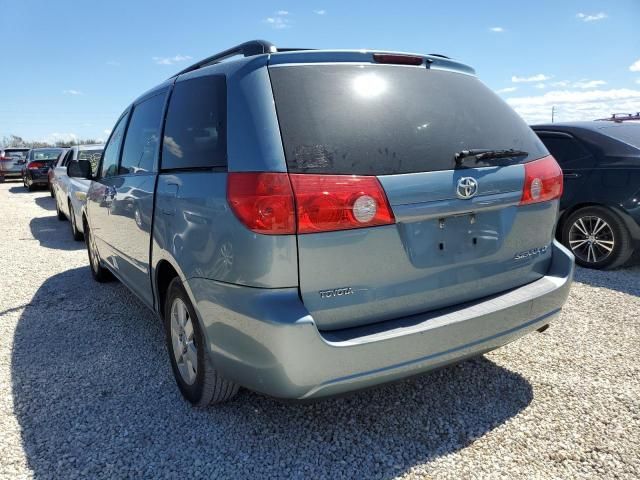 Toyota Sienna • 2008 • 33 km 5