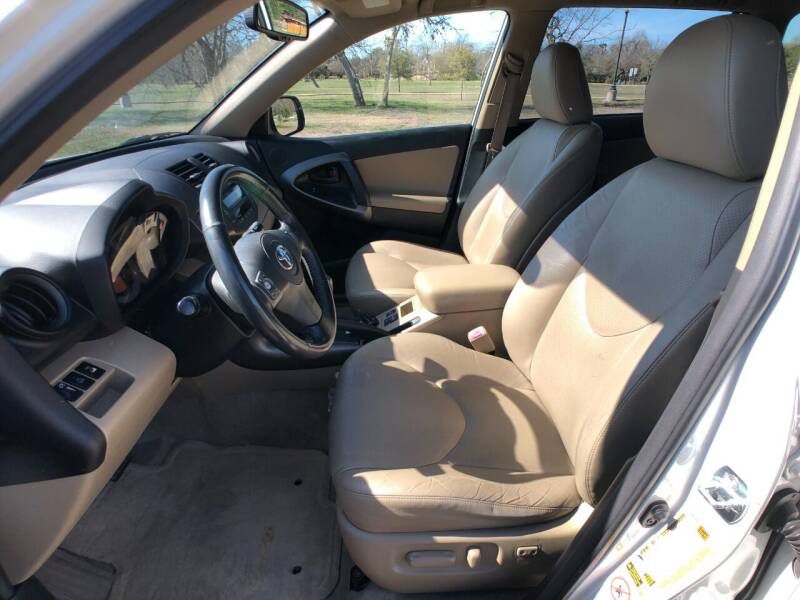 Toyota RAV4 • 2009 • 55,099 km 3