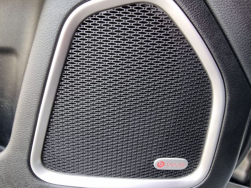 Jeep Compass • 2018 • 75,000 km 3