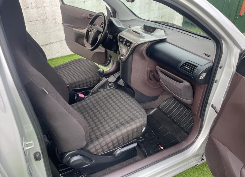 Toyota Auris • 2010 • 200,000 km 3