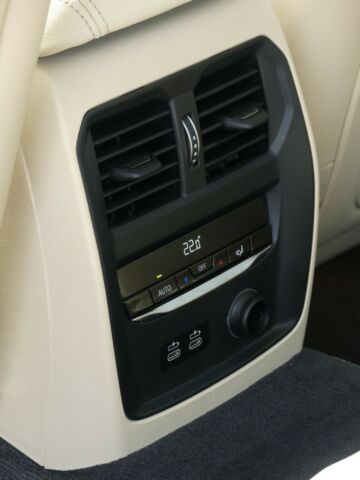 BMW 3 Series • 2019 • 36,609 km 6