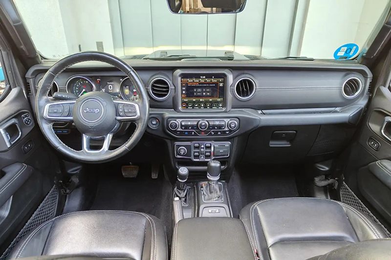 Jeep Wrangler • 2021 • 73,610 km 4