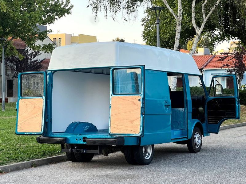 Volkswagen LT • 1979 • 136,000 km 7