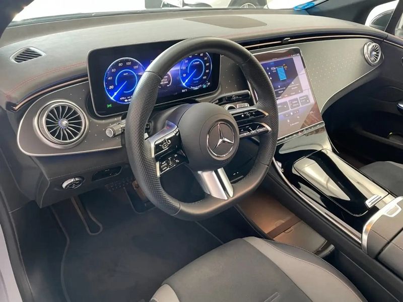 Mercedes-Benz E-Class • 2023 • 33,580 km 15