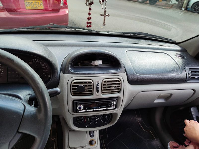 Renault Symbol • 2005 • 251,000 km 3