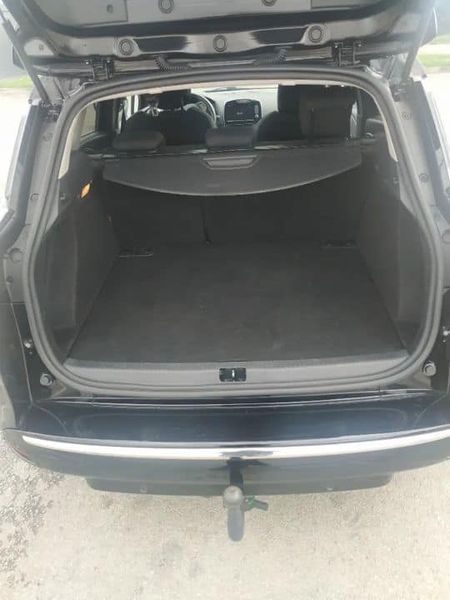 Renault Clio Grandtour • 2017 • 122,000 km 2