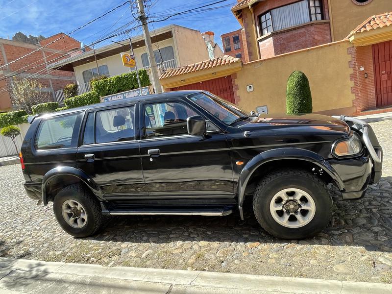Mitsubishi Montero • 2000 • 197,000 km 6