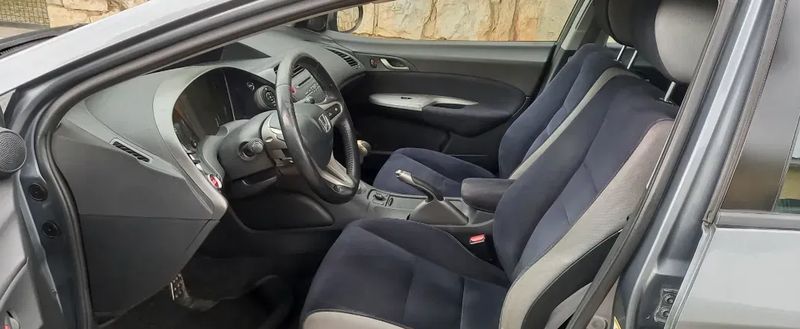 Honda Civic • 2006 • 154,000 km 2
