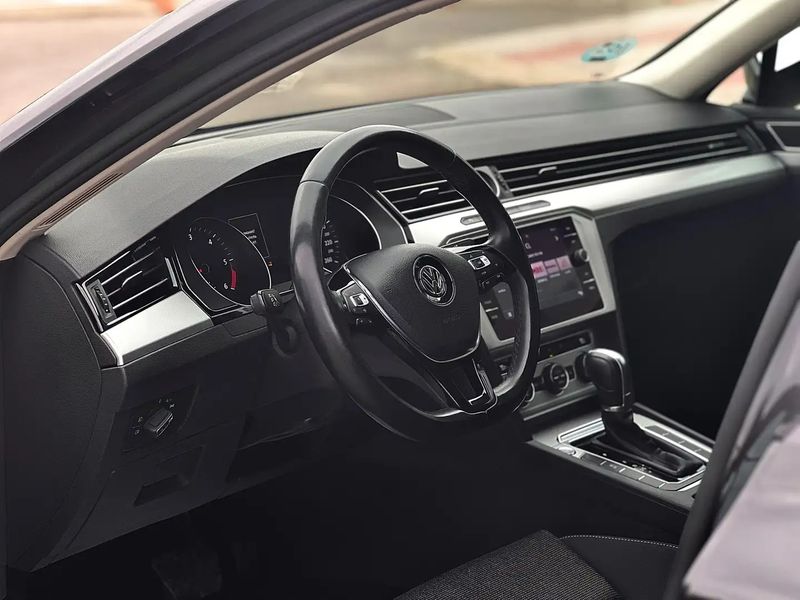 Volkswagen Passat • 2019 • 94,000 km 5