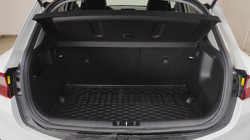 Kia Sorento Hybrid • 2023 • 12,500 km 13