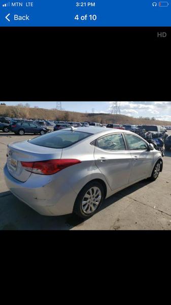 Hyundai Elantra • 2012 • 45,000 km 6