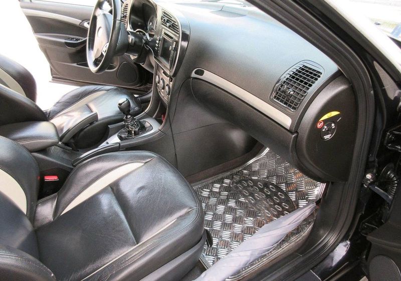 Saab 9-3 • 2011 • 149,999 km 6