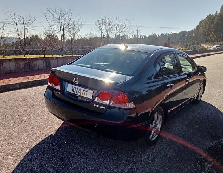 Honda Civic • 2009 • 102,000 km 2
