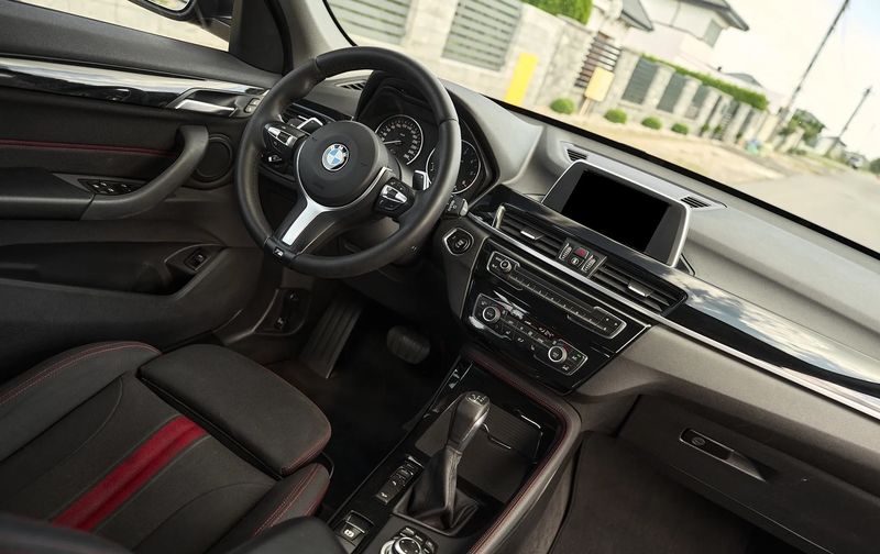 BMW X1 • 2015 • 193,000 km 6