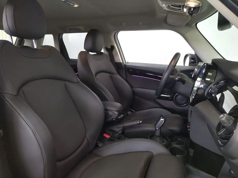 MINI Cooper • 2023 • 9,521 km 10