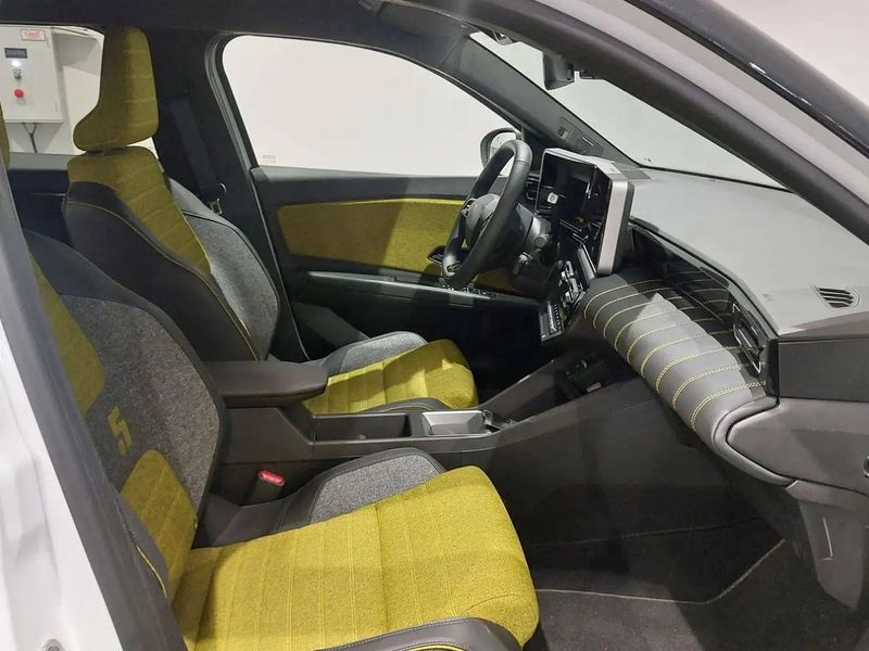 Renault 10 • 2024 • 1,222 km 4