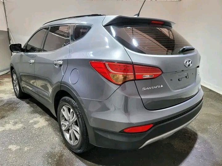 Hyundai Santa Fe • 2017 • 34 km 2