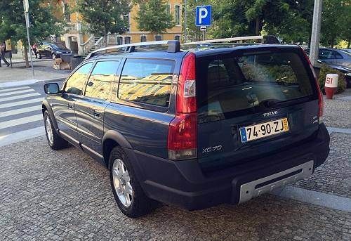 Volvo XC70 • 2005 • 250,000 km 2