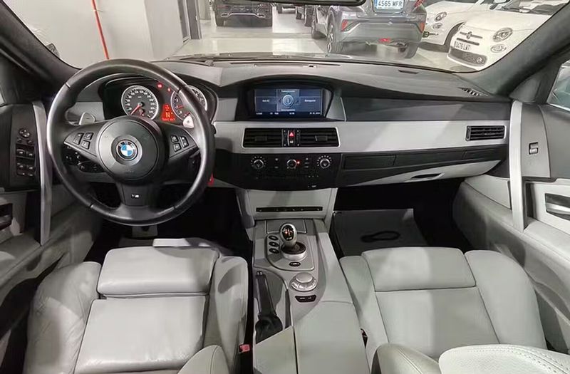 BMW M5 • 2005 • 128,313 km 6